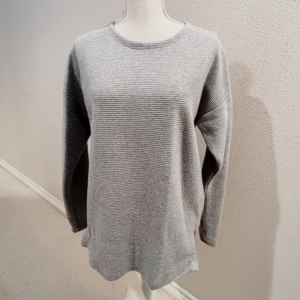 Grey Heather Ribbed Sweatshirt with small side zippers || NEVER WORN ||